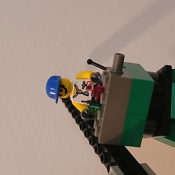 Lego Studios Jurassic Park "Spinosaurus Attack" 2001 complete w/instructions - Picture 3 of 5